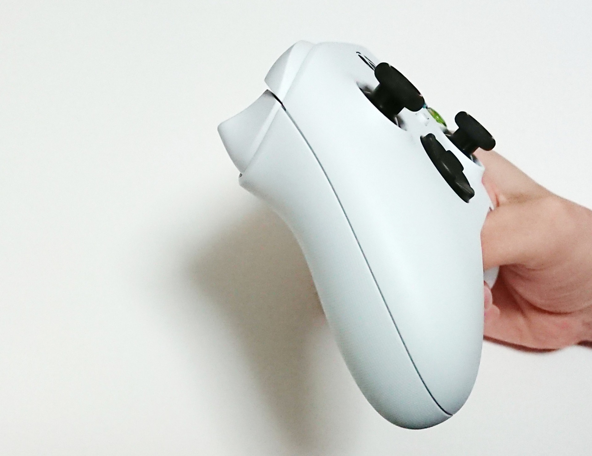 Xboxワイヤレスコントローラーは使いやすい？初めて購入した感想・レビュー